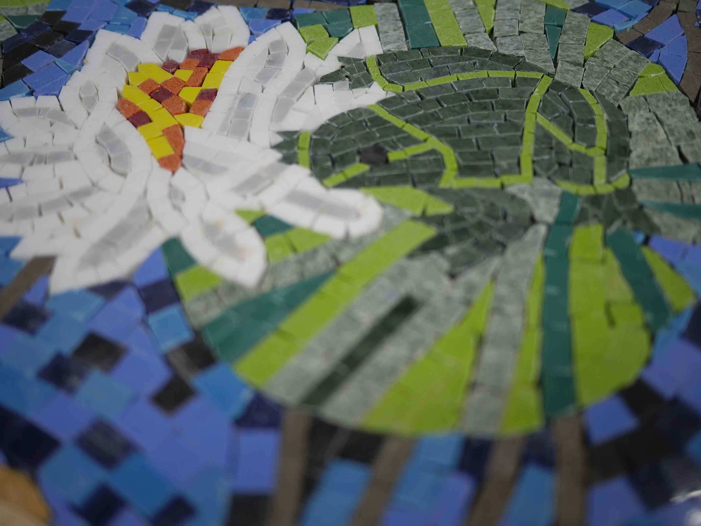 Lily Pad Art - Mosaic Border - Mesh Backing - Image 2