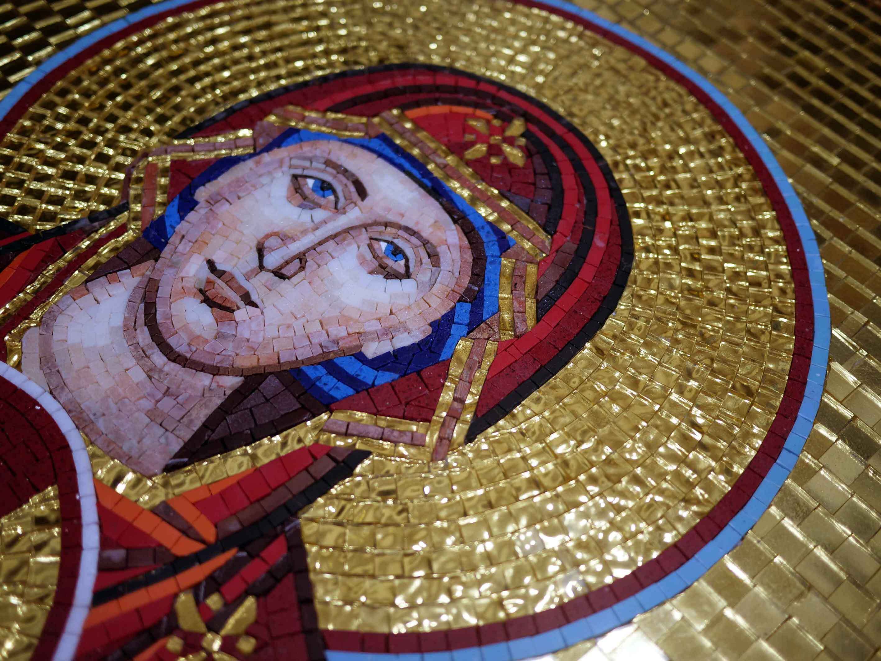 Madonna And Child - Glass Floral Mosaic Tile Religious - Mesh Backing - Image 2
