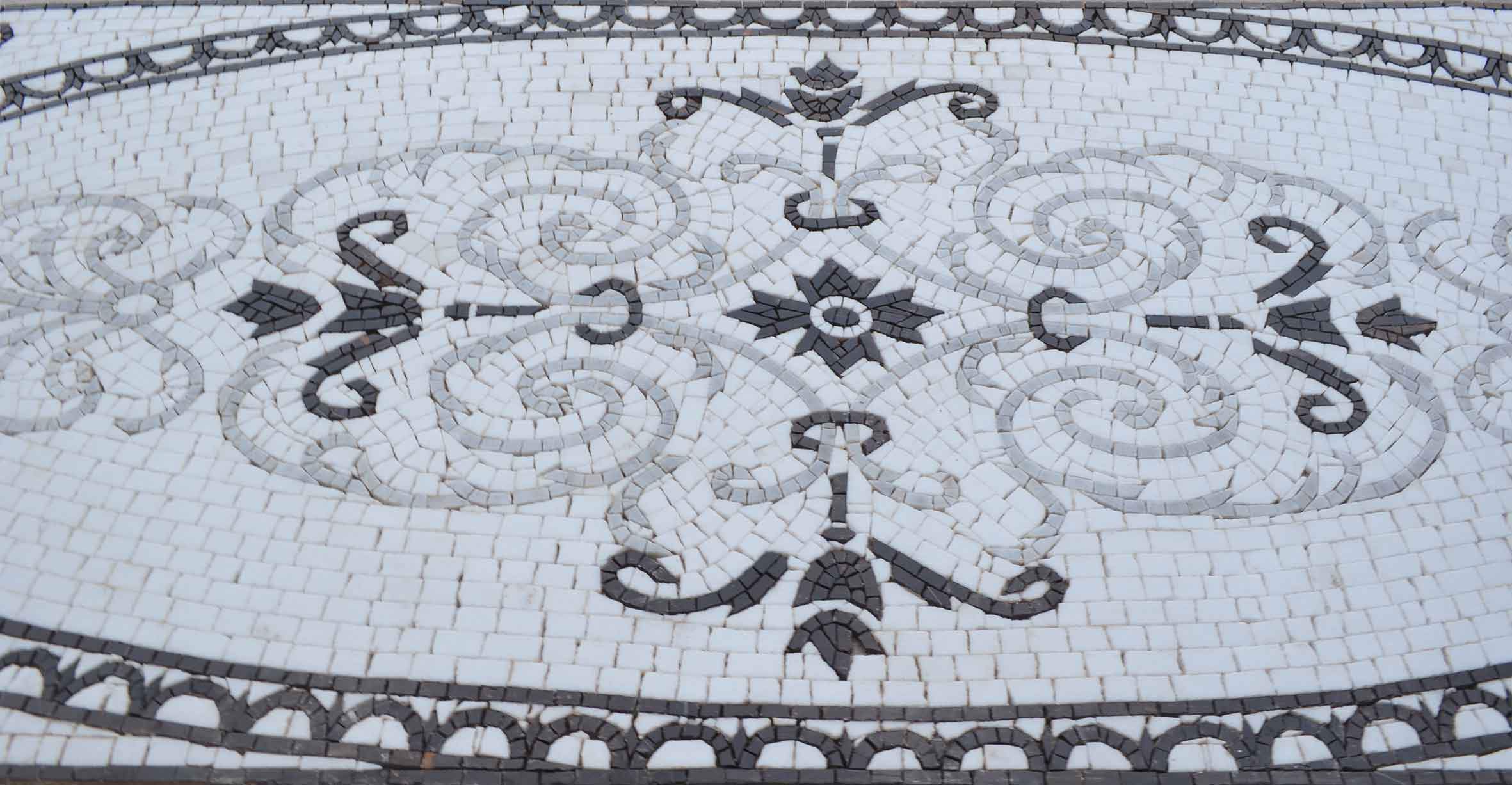 Tulia Rug - Mosaic Pattern - Mesh Backing - Image 2